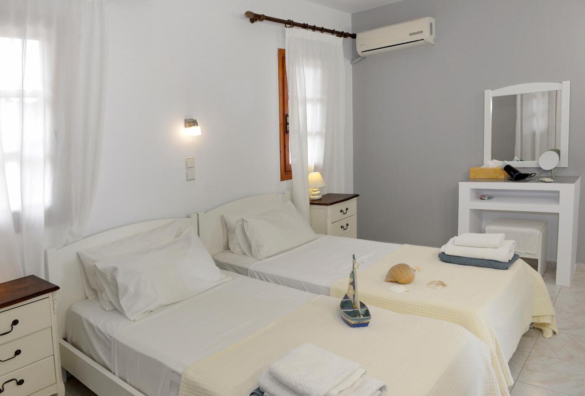 Albouro Seafront Apartments Katelios Exterior photo