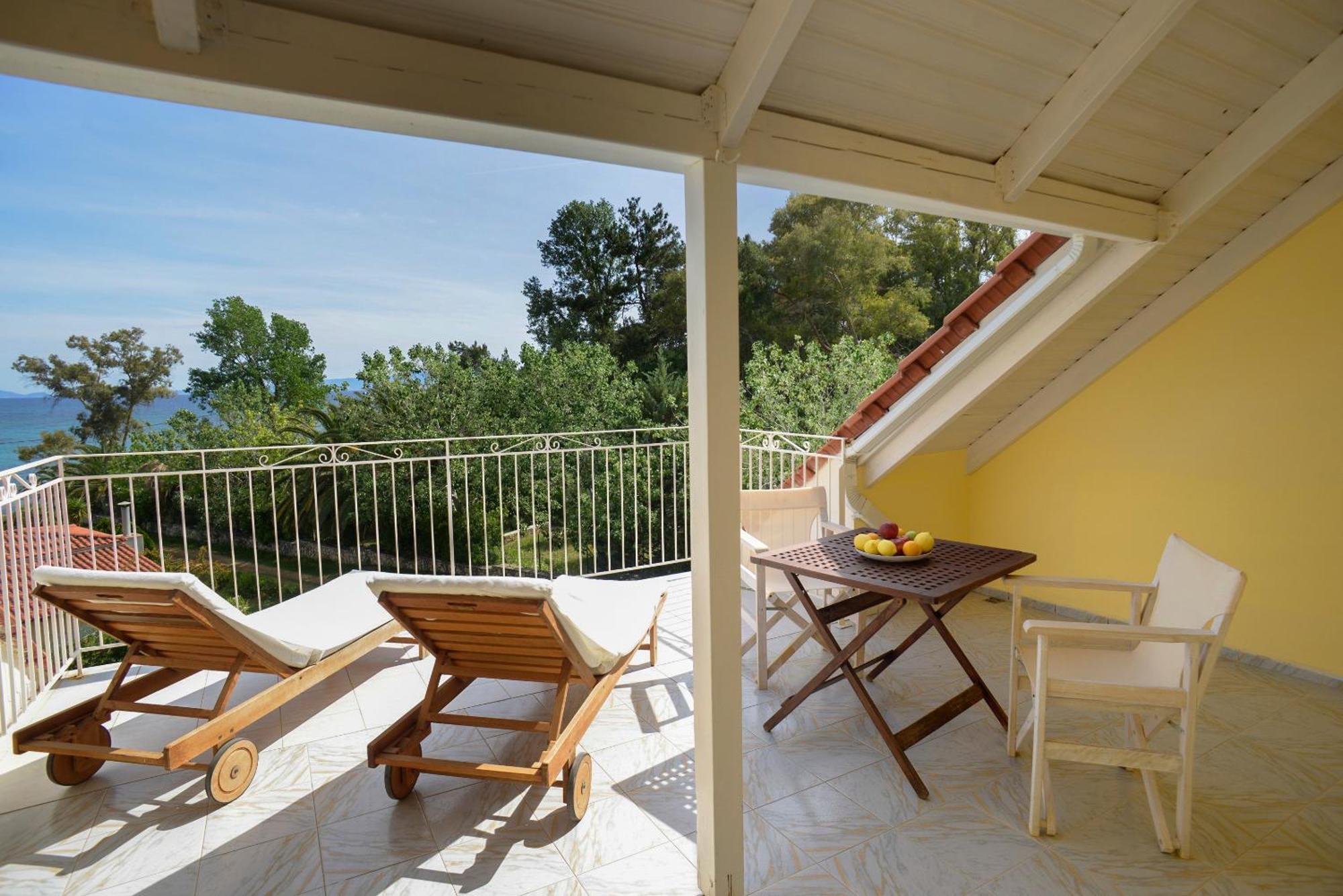 Albouro Seafront Apartments Katelios Exterior photo