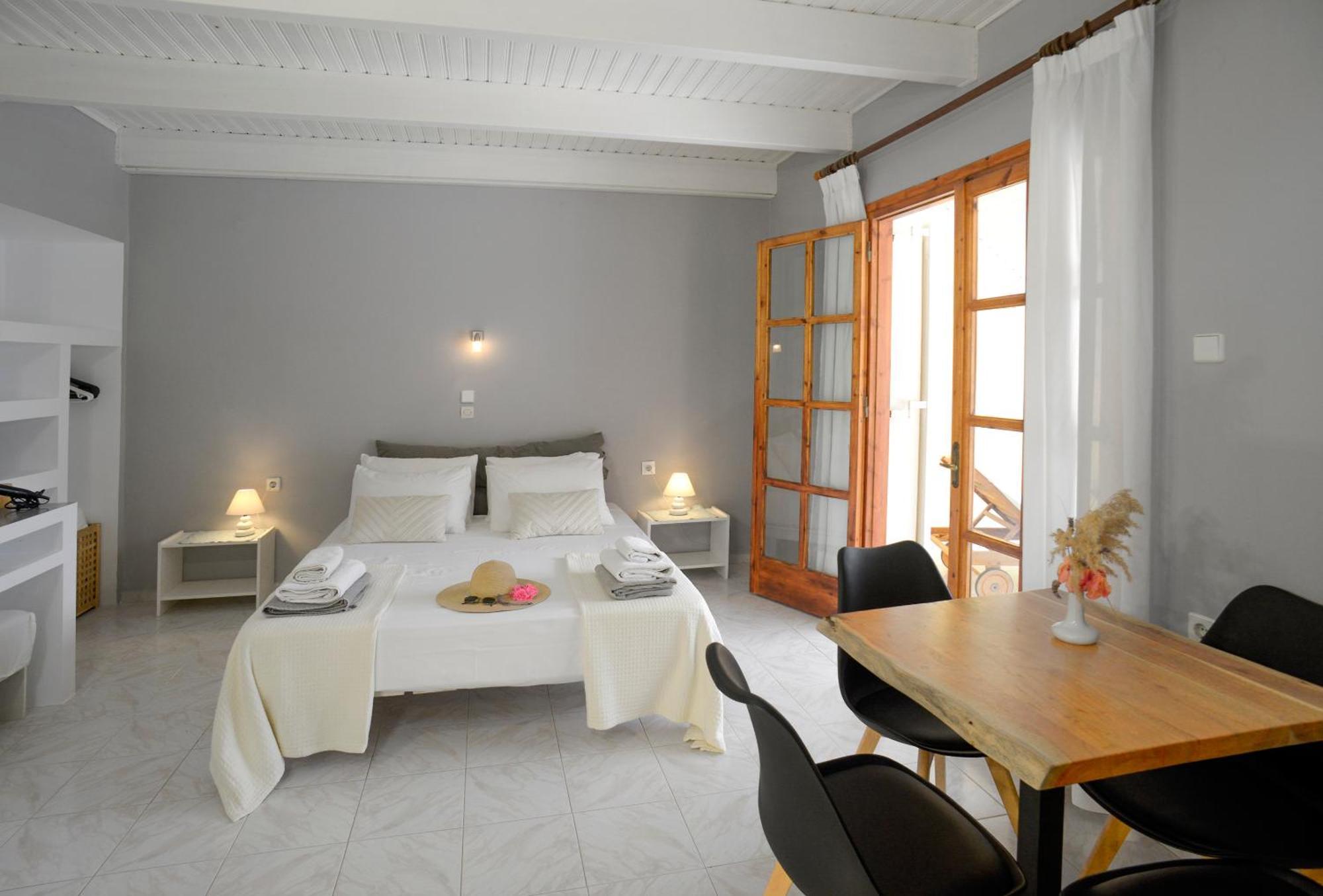 Albouro Seafront Apartments Katelios Exterior photo