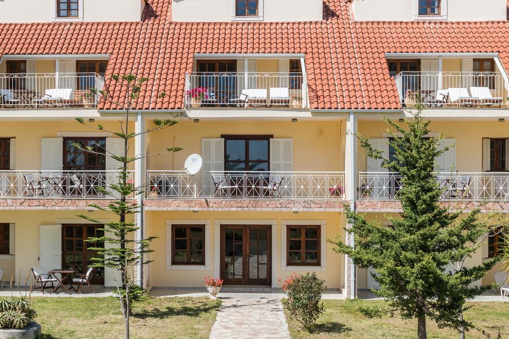 Albouro Seafront Apartments Katelios Exterior photo